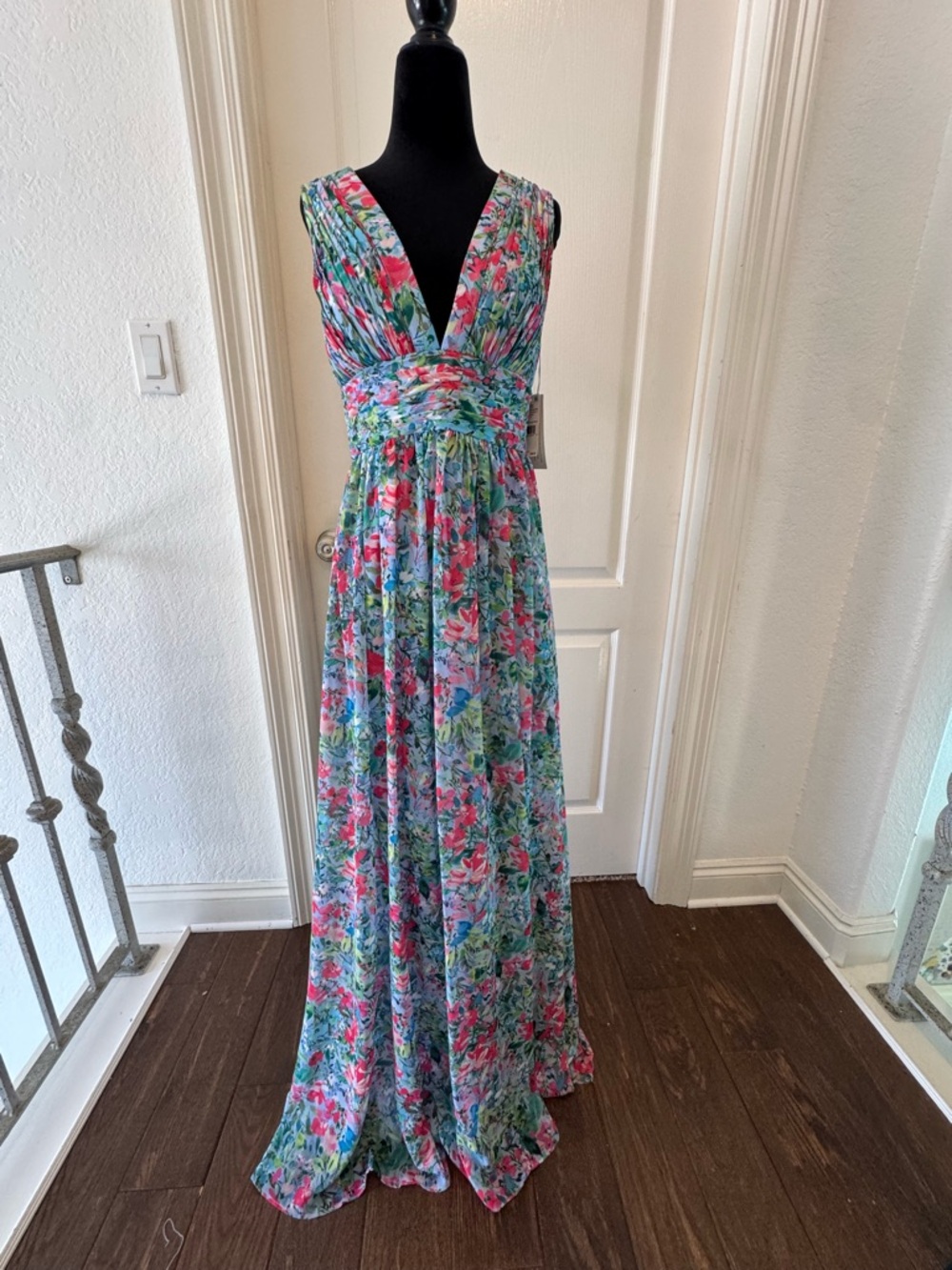 NWT Aidan Mattox Sz 10 Floral Printed Chiffon V-neck Gown $295
